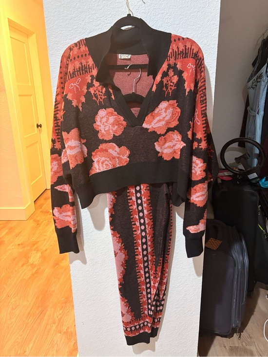Intimately By Free People Sweaters - Floral Knit Cropped Sweater & pants set - Black & Coral